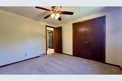 5340 S Maryknoll Dr, New Berlin, WI 53151 - Photo 41