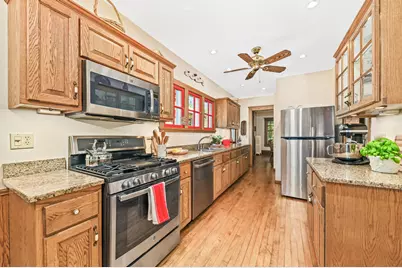 1815 N 72nd St, Wauwatosa, WI 53213 - Photo 11