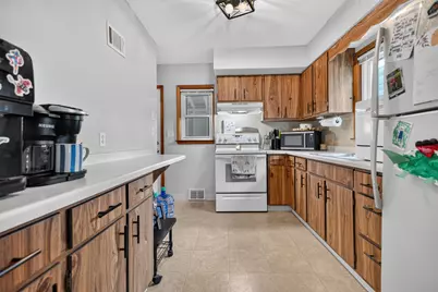 104 E Third Ave, Elkhorn, WI 53121 - Photo 7