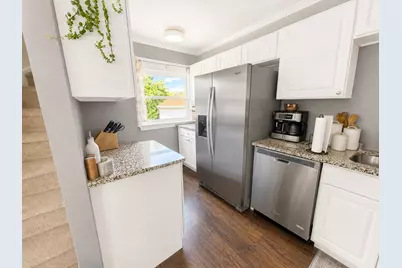 2567 N 59th St, Milwaukee, WI 53210 - Photo 9
