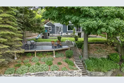 736 W Rock Pl, Glendale, WI 53209 - Photo 11