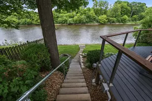 736 W Rock Pl, Glendale, WI 53209 - Photo 9