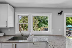 736 W Rock Pl, Glendale, WI 53209 - Photo 13