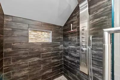 736 W Rock Pl, Glendale, WI 53209 - Photo 37
