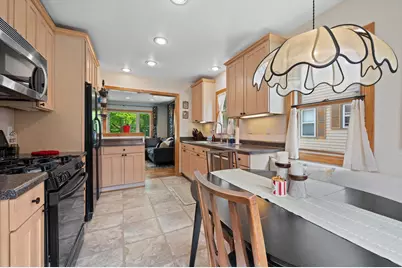 107 N 92nd St, Milwaukee, WI 53226 - Photo 7