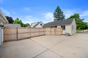 107 N 92nd St, Milwaukee, WI 53226 - Photo 27