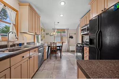 107 N 92nd St, Milwaukee, WI 53226 - Photo 5