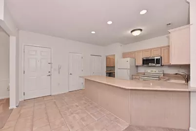 13050 W Bluemound Rd #203, Elm Grove, WI 53122 - Photo 3