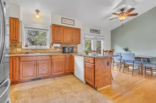 1520 Columbia Ave, Oshkosh, WI 54906 - Photo 5