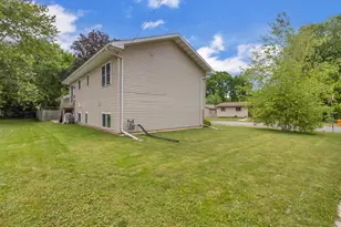 1520 Columbia Ave, Oshkosh, WI 54906 - Photo 27