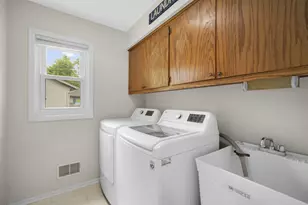 2607 Lancaster Dr, Waukesha, WI 53188 - Photo 15