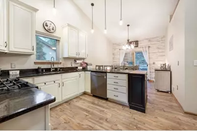 203  Jenna Ct, Watertown, WI 53098 - Photo 7