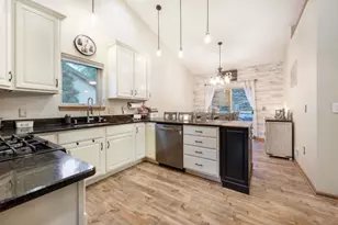203 Jenna Ct, Watertown, WI 53098 - Photo 7