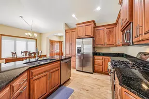534 Garden Prairie Dr, Waukesha, WI 53186 - Photo 15