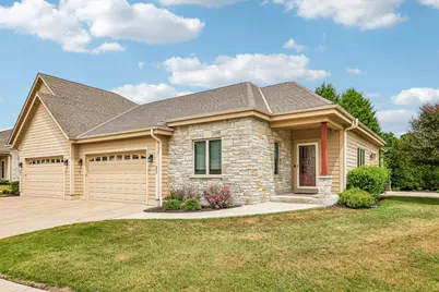 534  Garden Prairie Dr #7, Waukesha, WI 53186 - Photo 1