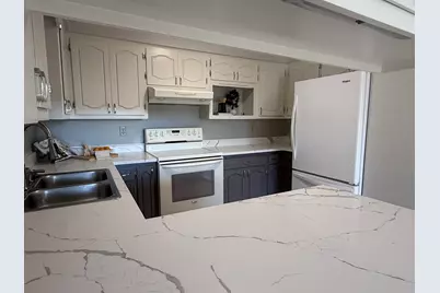 975  Manor Dr #83, Neenah, WI 54956 - Photo 5