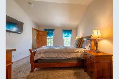934  Cascade Cir, Hartford, WI 53027 - Photo 47