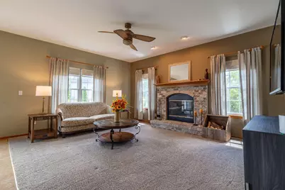 934  Cascade Cir, Hartford, WI 53027 - Photo 23