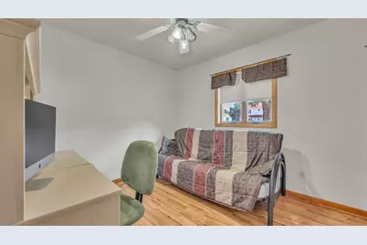 1160 W 19th Ave, Oshkosh, WI 54901 - Photo 15