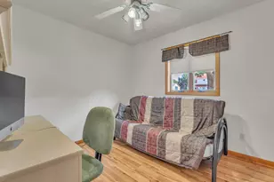1160 W 19th Ave, Oshkosh, WI 54902 - Photo 15
