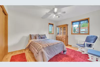 1160 W 19th Ave, Oshkosh, WI 54901 - Photo 11