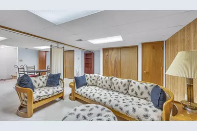 1160 W 19th Ave, Oshkosh, WI 54901 - Photo 9
