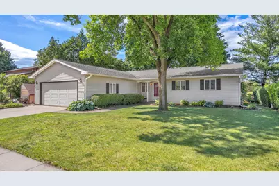 1160 W 19th Ave, Oshkosh, WI 54901 - Photo 1