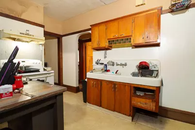 2548 N 49th St, Milwaukee, WI 53210 - Photo 9