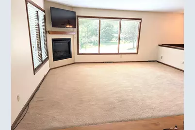 631  Jordan Cir, Richfield, WI 53017 - Photo 7