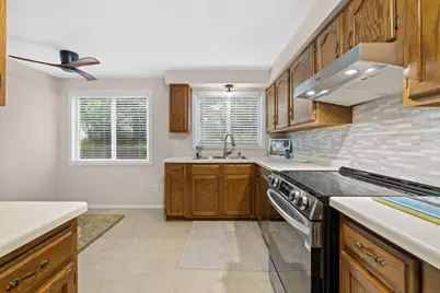 950  Woodridge Ct #5B, Lake Geneva, WI 53147 - Photo 5