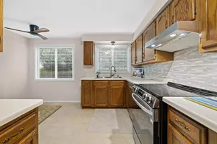 950 Woodridge Ct, Lake Geneva, WI 53147 - Photo 5