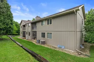 950 Woodridge Ct, Lake Geneva, WI 53147 - Photo 25