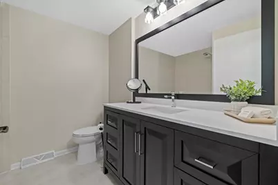 950  Woodridge Ct #5B, Lake Geneva, WI 53147 - Photo 9