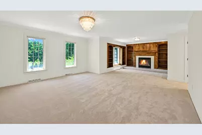 2146 W Columbia Dr, Mequon, WI 53092 - Photo 25