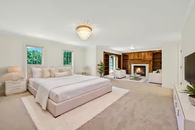 2146 W Columbia Dr, Mequon, WI 53092 - Photo 23