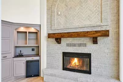 2146 W Columbia Dr, Mequon, WI 53092 - Photo 11