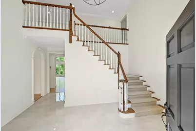 2146 W Columbia Dr, Mequon, WI 53092 - Photo 5