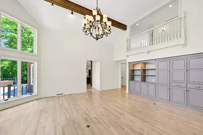 2146 W Columbia Dr, Mequon, WI 53092 - Photo 9