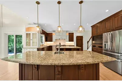 2146 W Columbia Dr, Mequon, WI 53092 - Photo 11