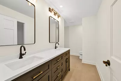 2146 W Columbia Dr, Mequon, WI 53092 - Photo 33