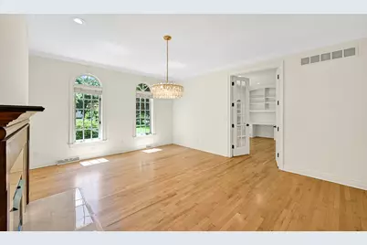 2146 W Columbia Dr, Mequon, WI 53092 - Photo 37