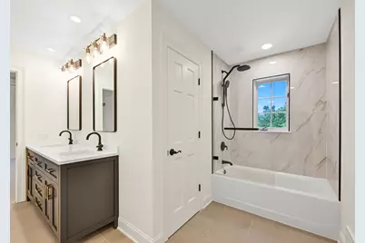 2146 W Columbia Dr, Mequon, WI 53092 - Photo 33