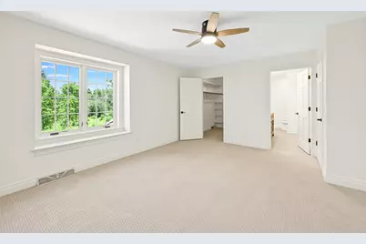 2146 W Columbia Dr, Mequon, WI 53092 - Photo 31