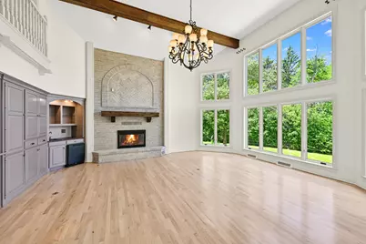 2146 W Columbia Dr, Mequon, WI 53092 - Photo 7
