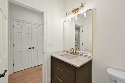 2146 W Columbia Dr, Mequon, WI 53092 - Photo 21
