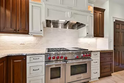 2146 W Columbia Dr, Mequon, WI 53092 - Photo 13