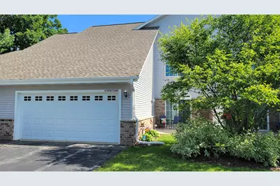 W197N17086  Stonewall Dr, Jackson, WI 53037 - Photo 3