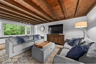 123 W Glenview Ct, Mequon, WI 53092 - Photo 9