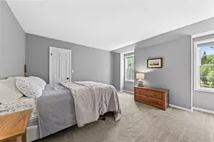123 W Glenview Ct, Mequon, WI 53092 - Photo 23