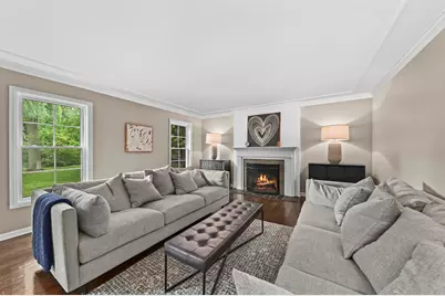 123 W Glenview Ct, Mequon, WI 53092 - Photo 5